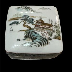 Ben Rickert Fine China Oriental Landscape Trinket box made in Japan